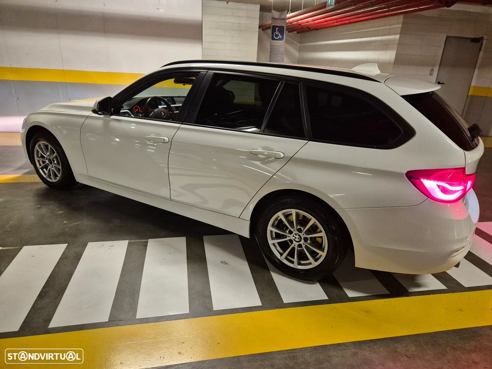 BMW 318 d Auto - 24