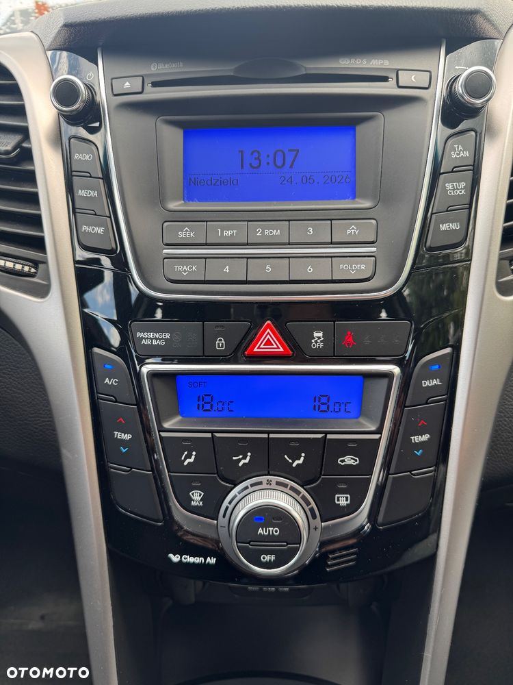 Hyundai i30 1.6 D Premiere Style DCT - 14