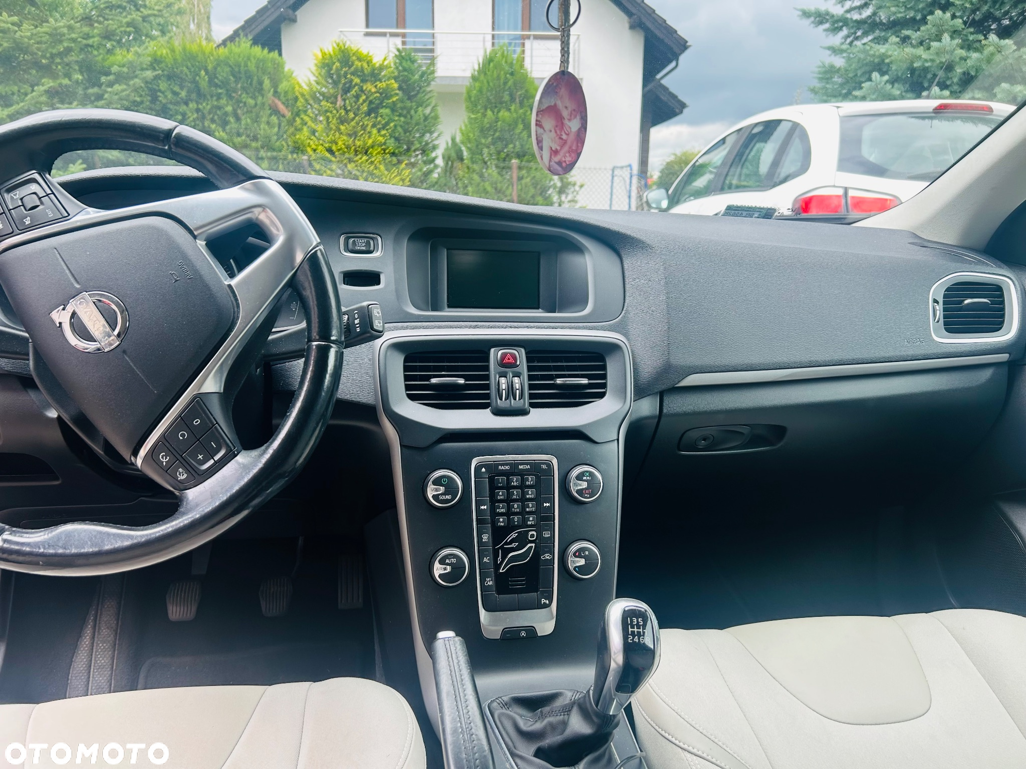 Volvo V40 D3 Momentum - 5
