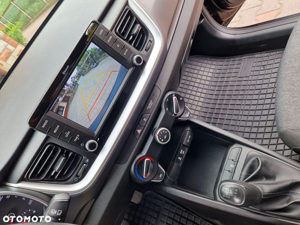 Kia Stonic 1.4 L - 19