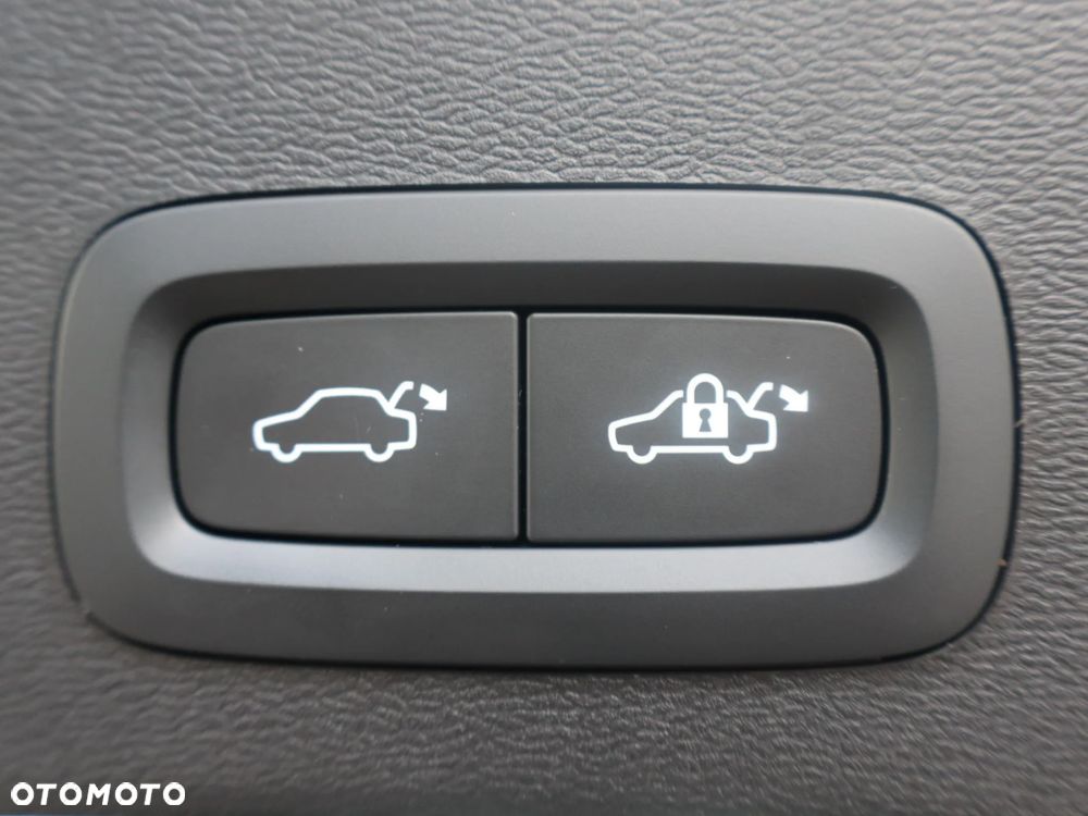 Volvo XC 40 T5 Plug-In Hybrid R-Design - 19
