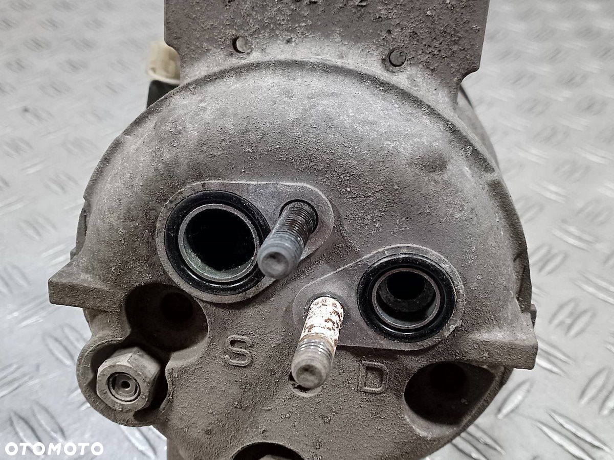 POMPA, SPRĘŻARKA KLIMATYZACJI VOLVO V40 30899721 1.8 16V - 4