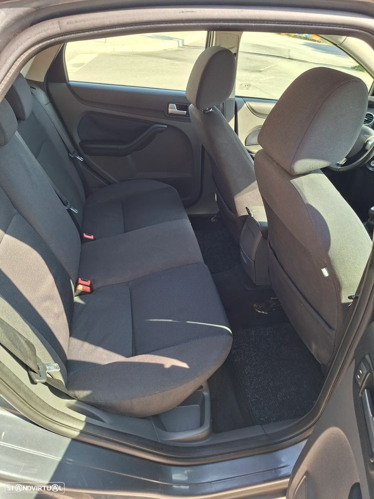 Ford Focus - 9