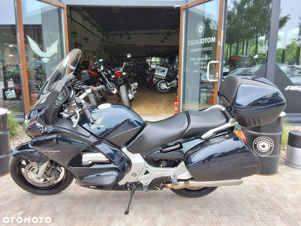 Honda ST - 16