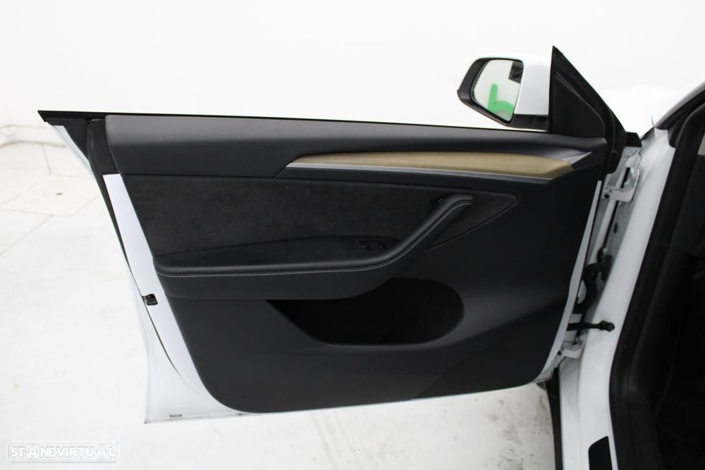 Tesla Model Y Long Range Tração Integral - 9