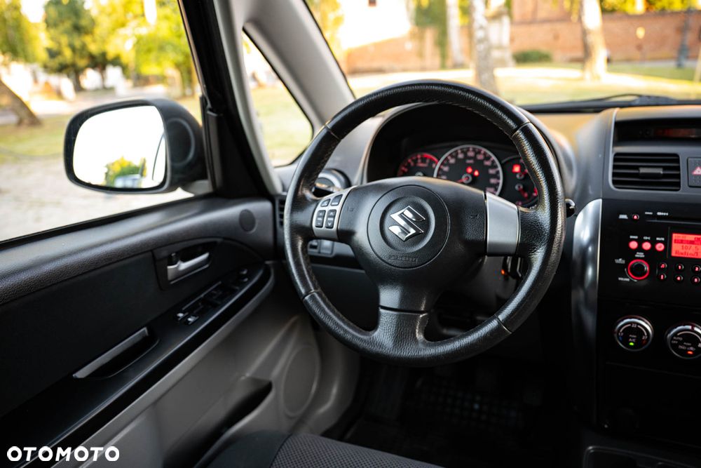 Suzuki SX4 1.6 VVT 4x2 Comfort - 18