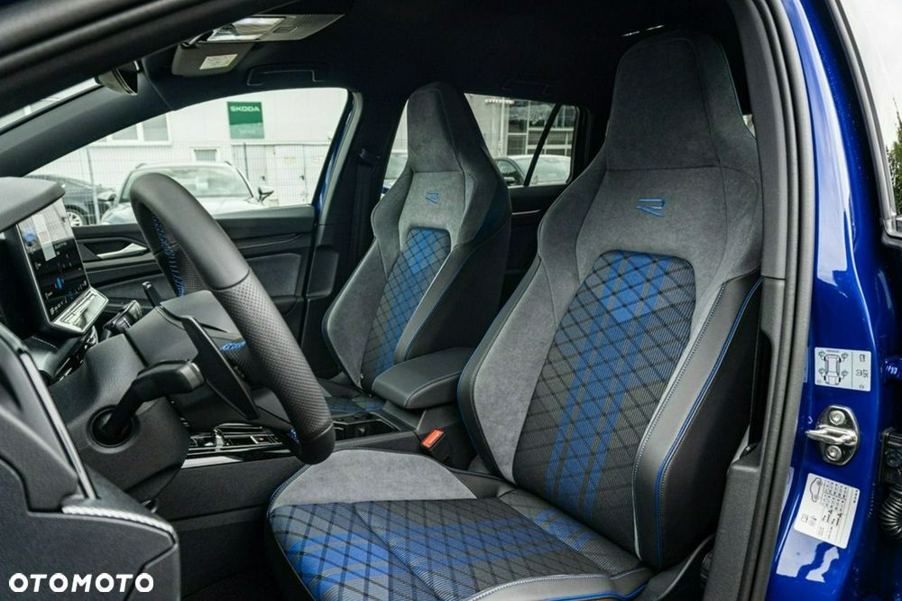 Volkswagen Golf - 28