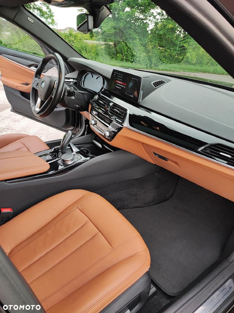 BMW Seria 5 520d - 28