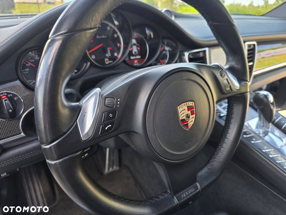 Porsche Panamera Turbo - 22