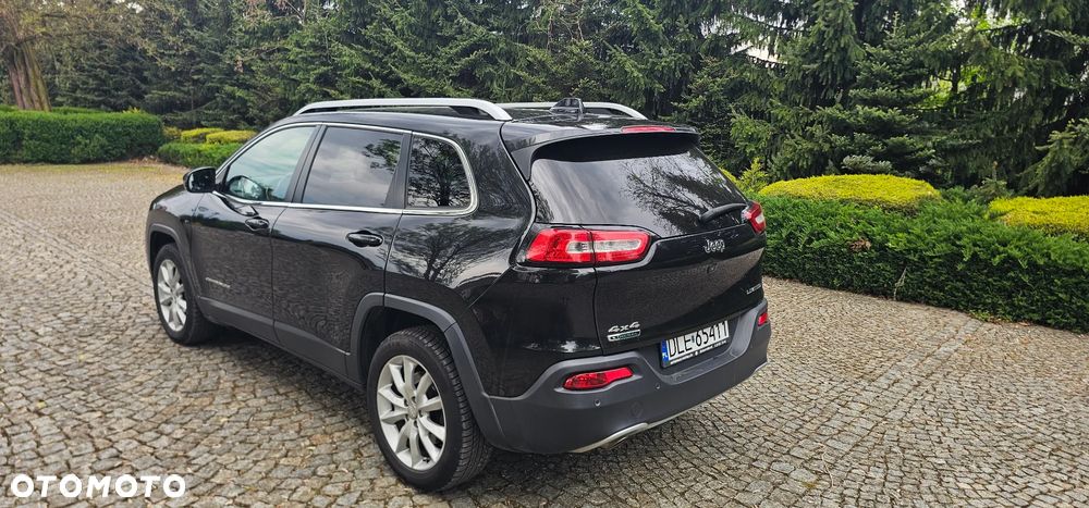 Jeep Cherokee - 8