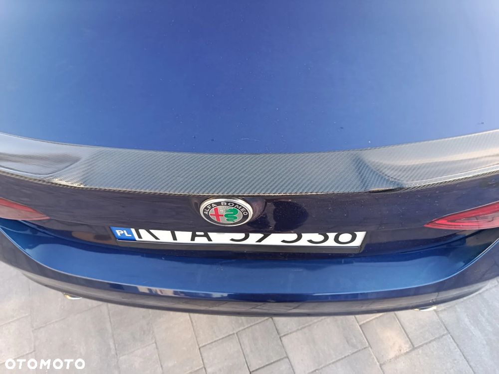Alfa Romeo Giulia 2.0 Turbo 16V AT8 Veloce - 10