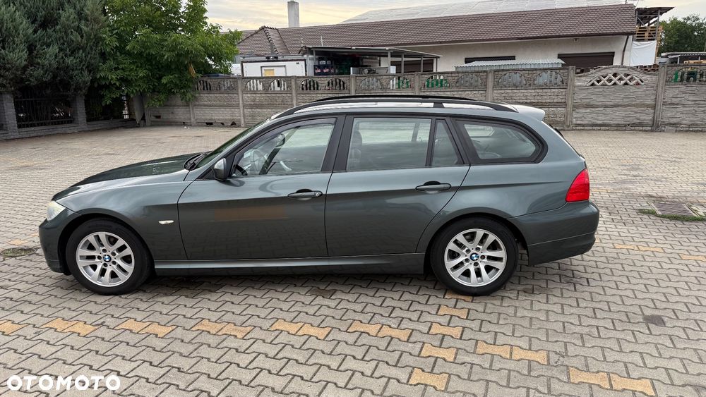 BMW Seria 3 318i - 3
