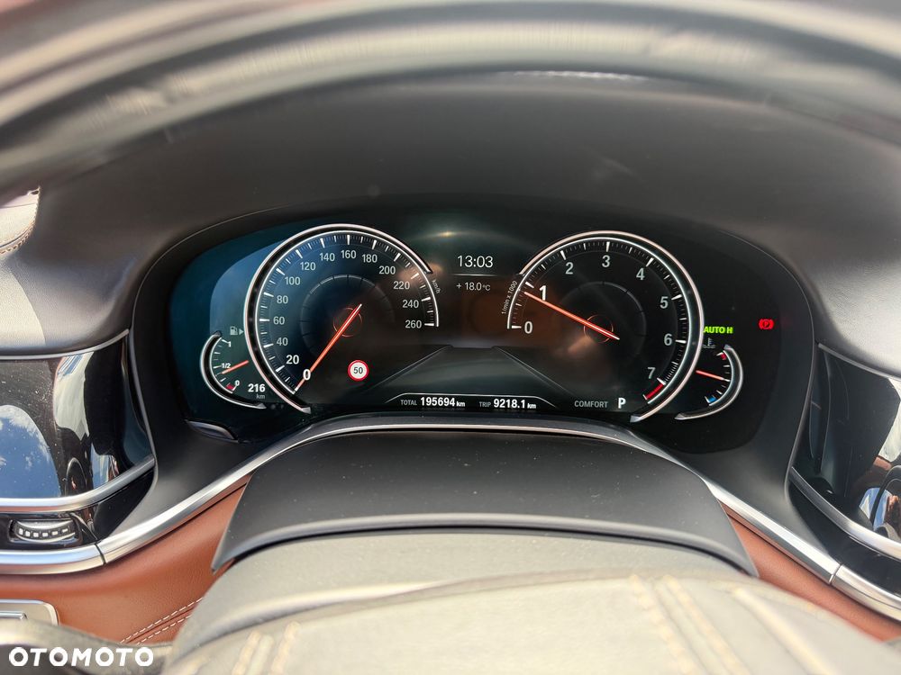BMW Seria 7 750Li xDrive - 14