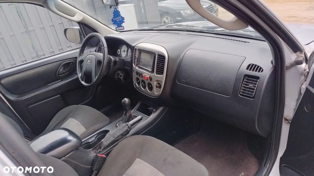 Ford Maverick Highclass - 21