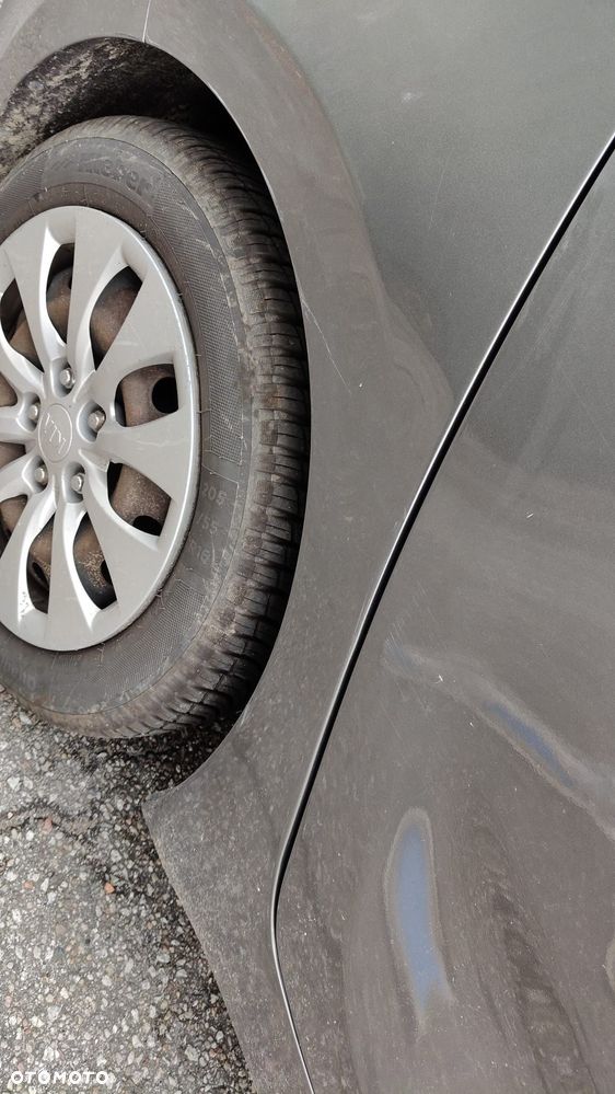 Kia Carens 1.7 CRDi M - 16