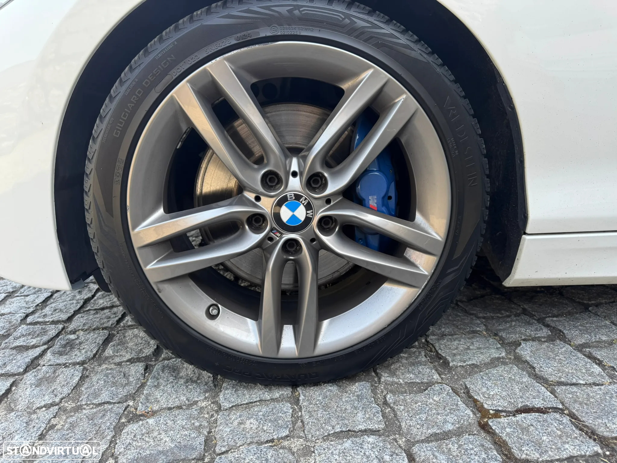 BMW 118 d Pack Desportivo M - 26