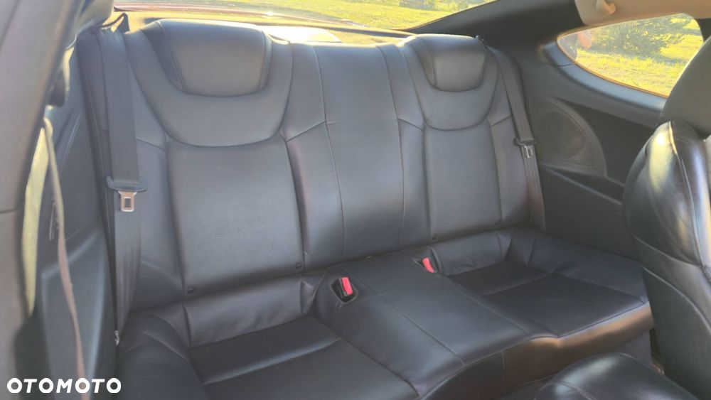 Hyundai Genesis Coupe 2.0 TCI Premium - 13