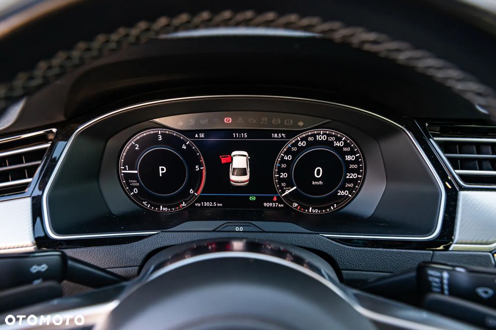 Volkswagen Passat - 16