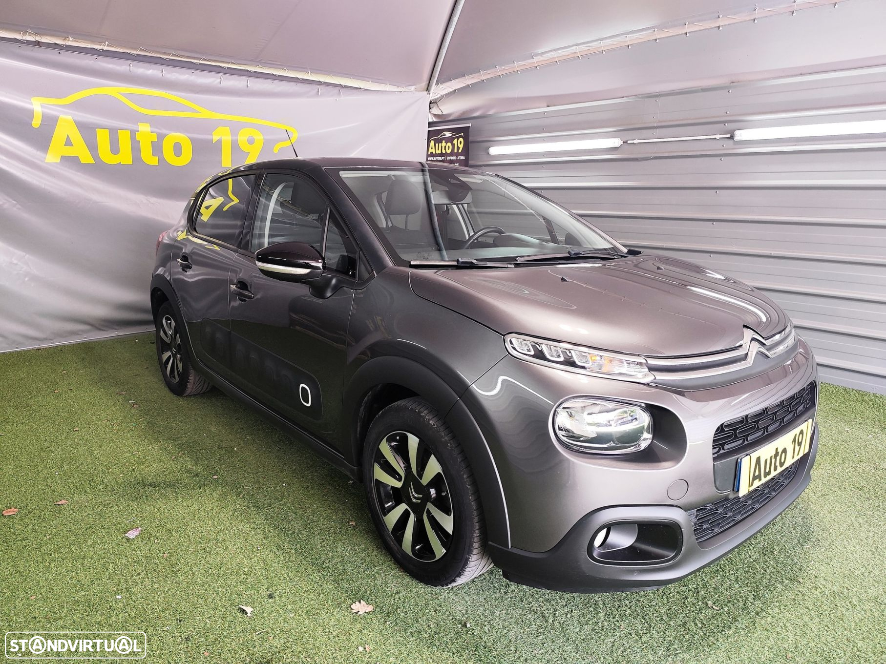 Citroën C3 1.2 PureTech Shine - 3