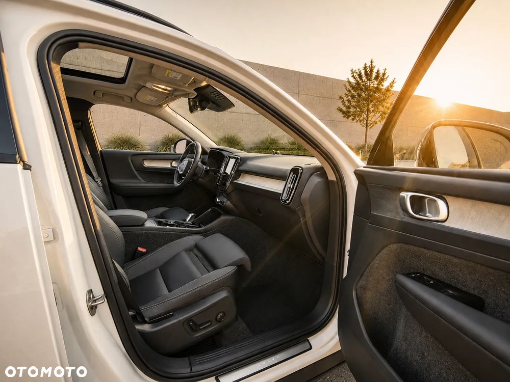 Volvo XC 40 B5 B AWD Ultimate Dark - 4