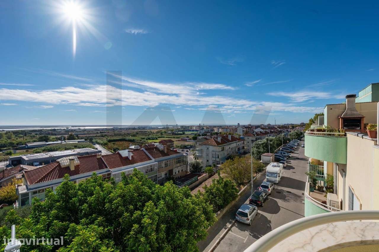 Apartamento T3 com terraço, box e vista rio | Alverca - Grande imagem: 4/32