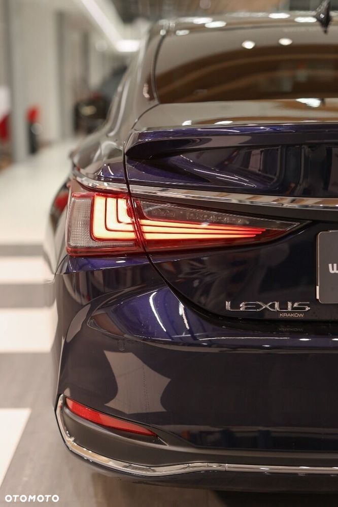 Lexus ES - 32