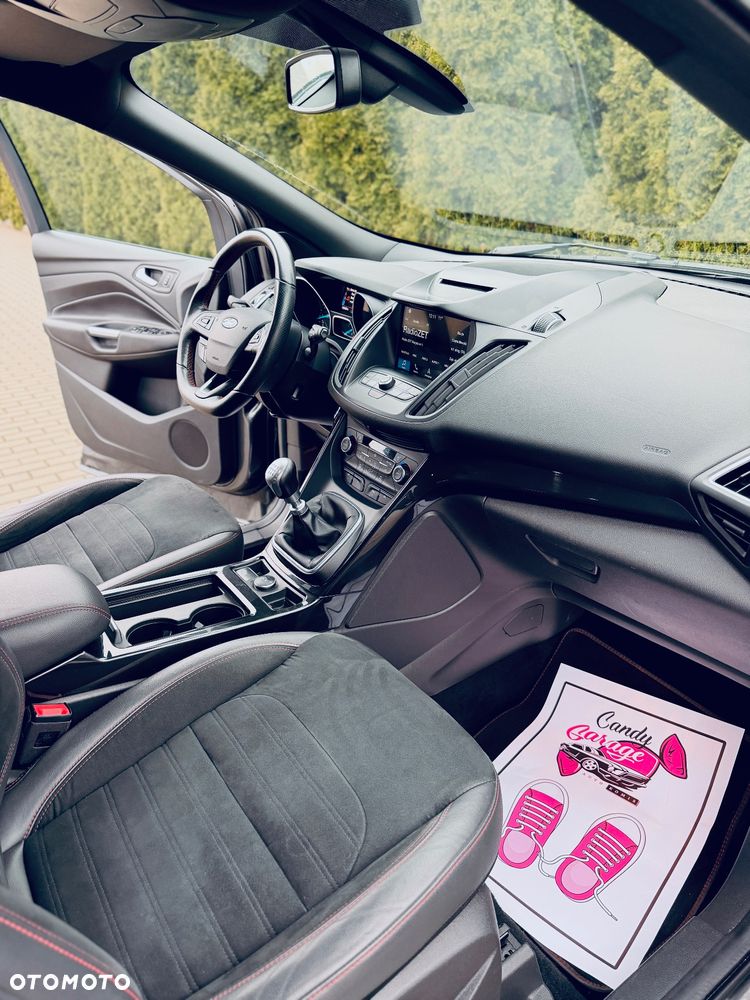 Ford Kuga 1.5 EcoBoost 2x4 ST-Line - 24