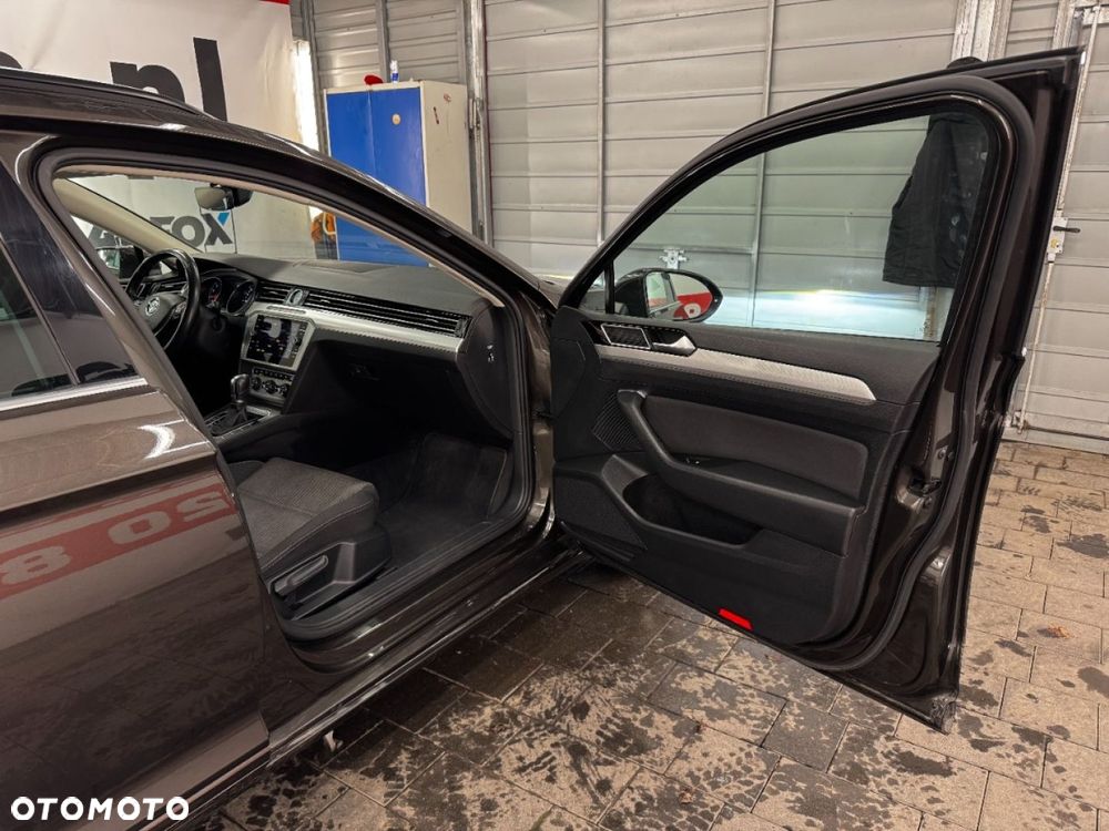 Volkswagen Passat - 39