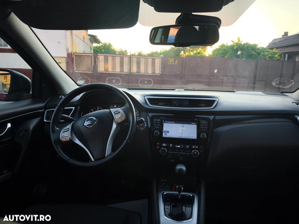 Nissan Qashqai 1.6 DCI Xtronic TEKNA+ - 8