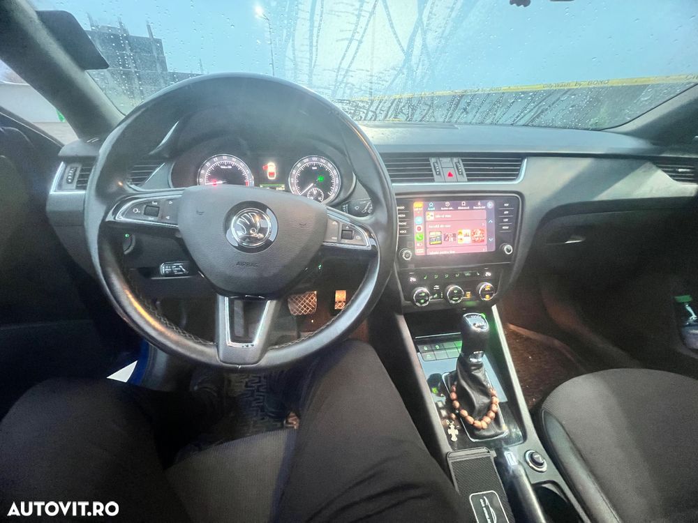 Skoda Octavia 2.0 TDI DSG 4X4 RS - 11