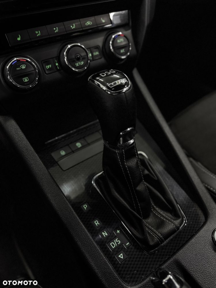 Skoda Octavia 2.0 TDI DSG RS - 11