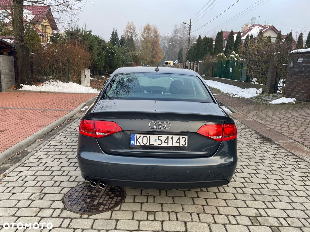 Audi A4 Limousine - 8