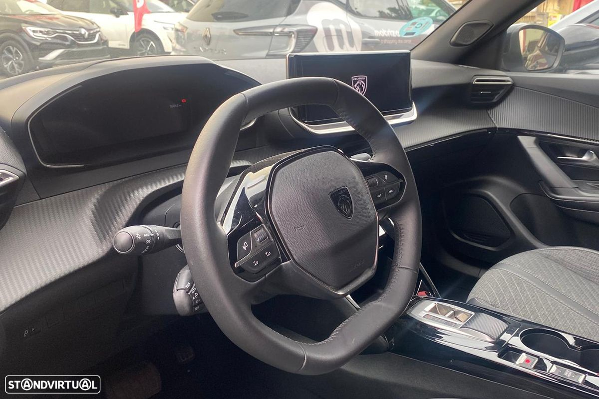 Peugeot 2008 1.2 PureTech Allure EAT8 - 5