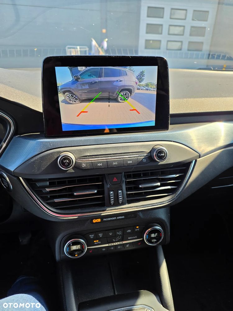 Ford Focus 1.0 EcoBoost Hybrid ACTIVE X - 12