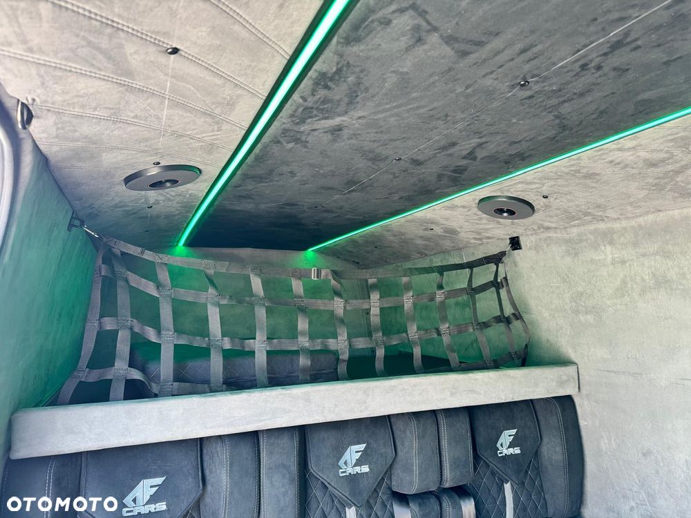 Mercedes-Benz Sprinter - 26