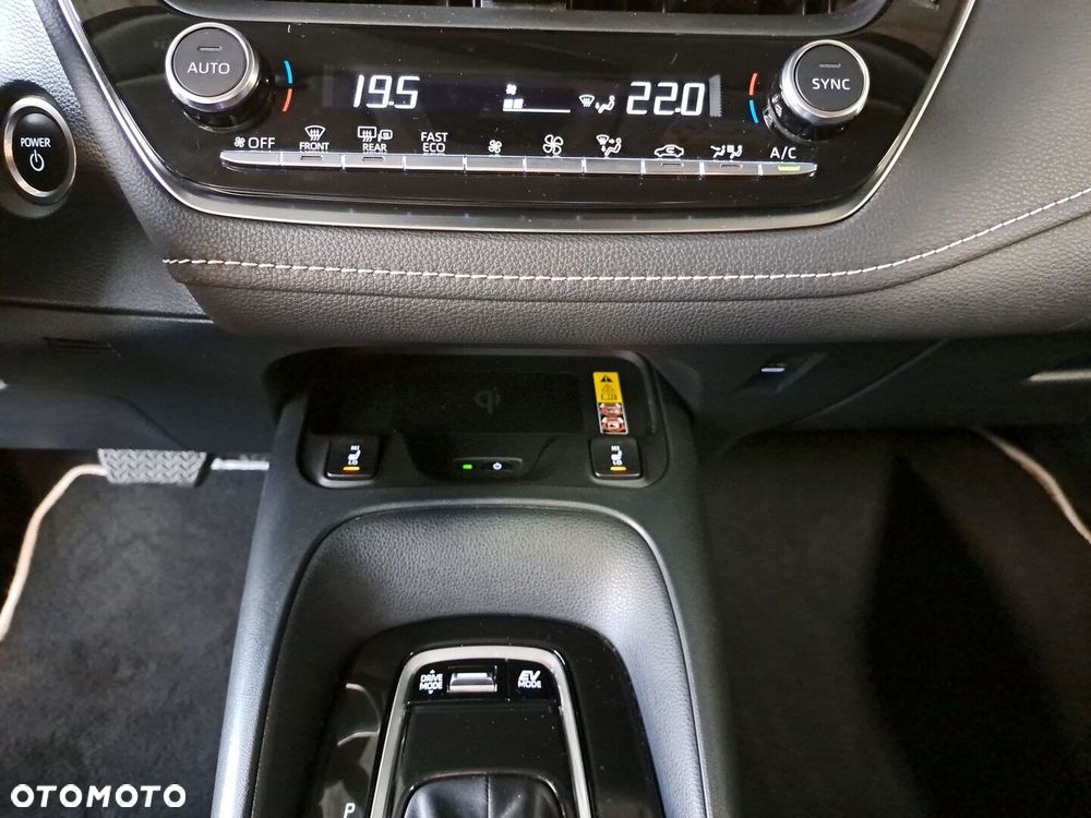 Toyota Corolla 1.8 Hybrid Comfort - 28