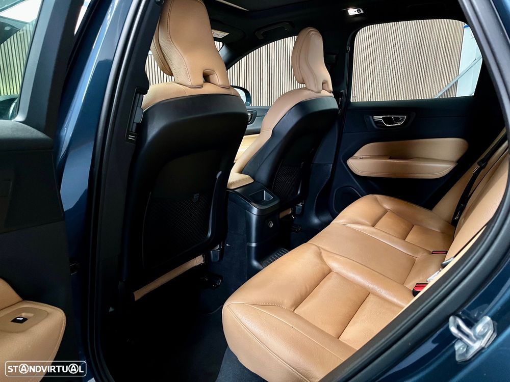 Volvo XC 60 2.0 T8 PHEV Momentum Plus AWD - 13