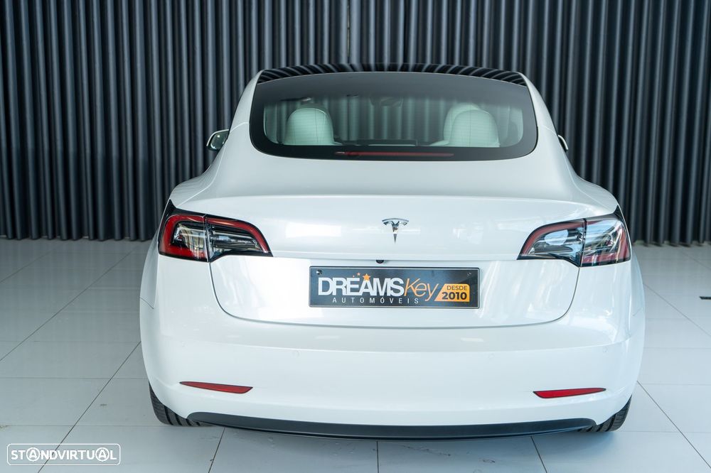 Tesla Model 3 Standard Range Plus RWD - 3