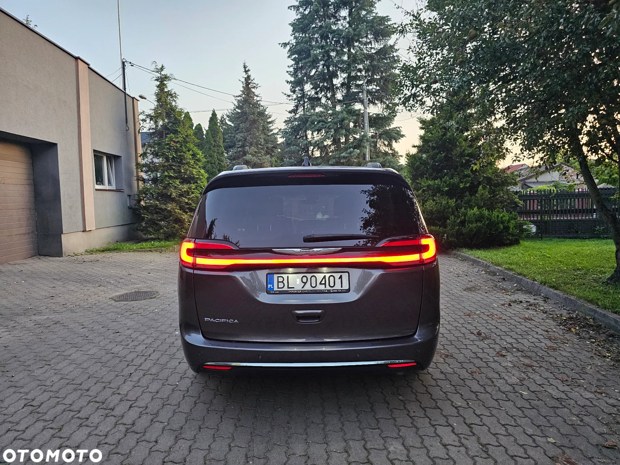 Chrysler Pacifica - 35