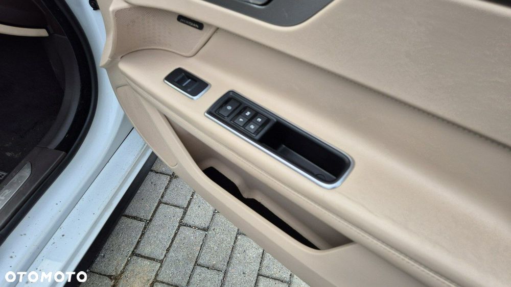 Jaguar XF 20d Sportbrake Prestige - 16
