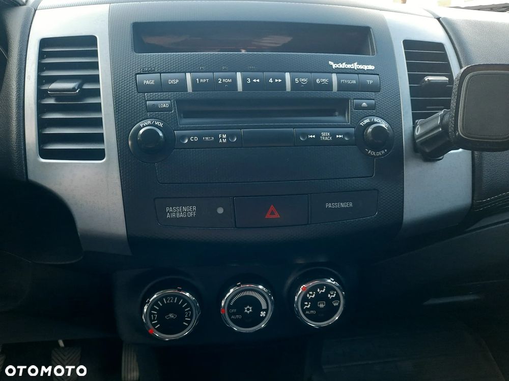 Mitsubishi Outlander - 18