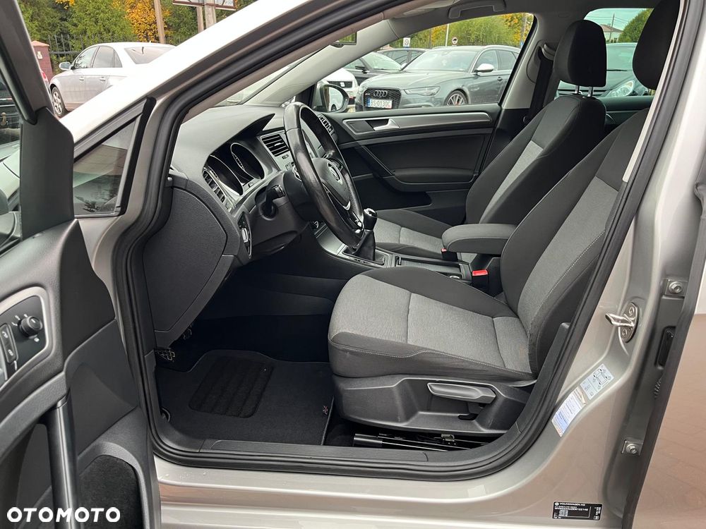 Volkswagen Golf 1.6 TDI DPF BlueMotion Technology Comfortline - 22