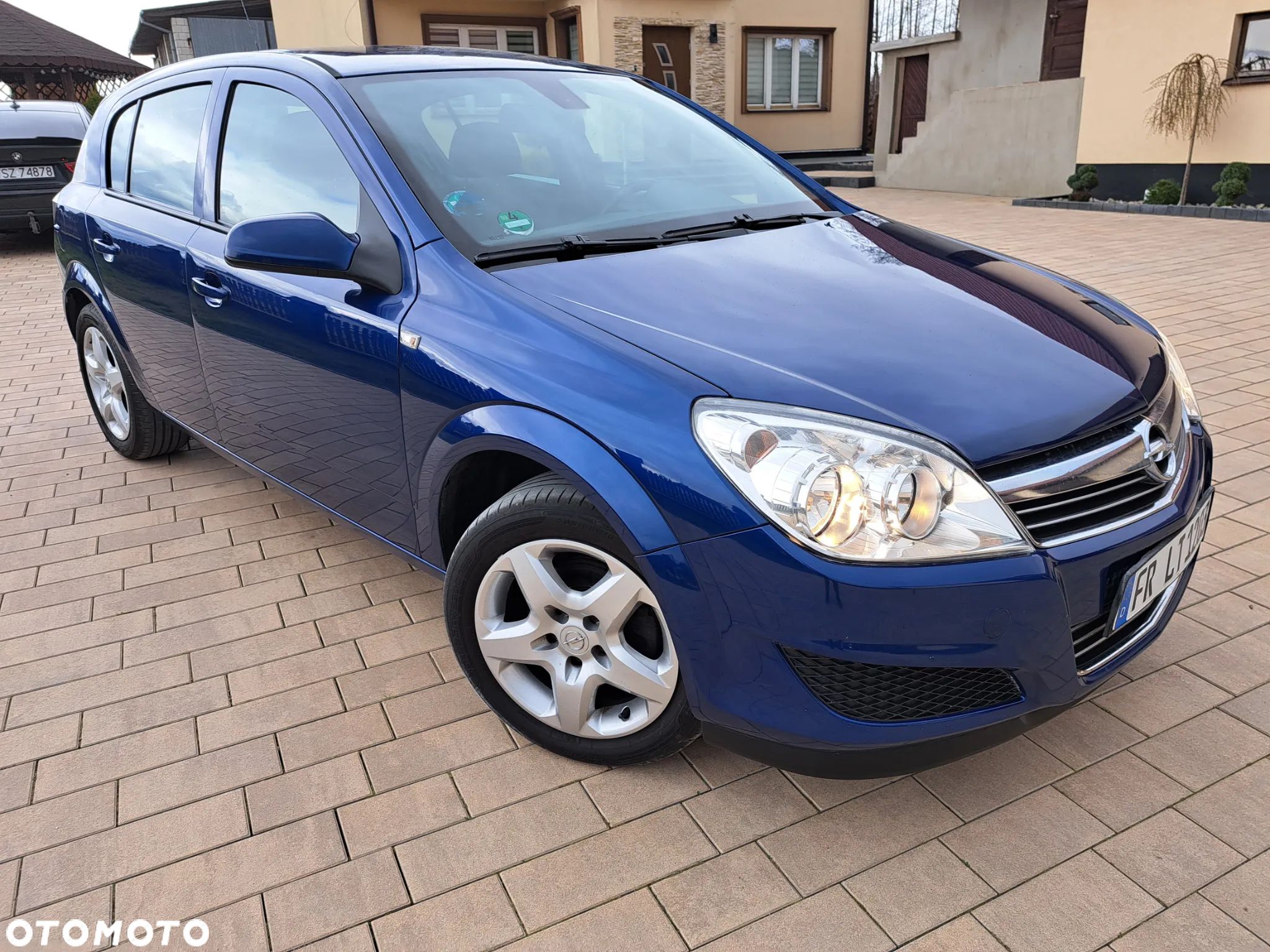 Opel Astra 1.6 150 Jahre - 1
