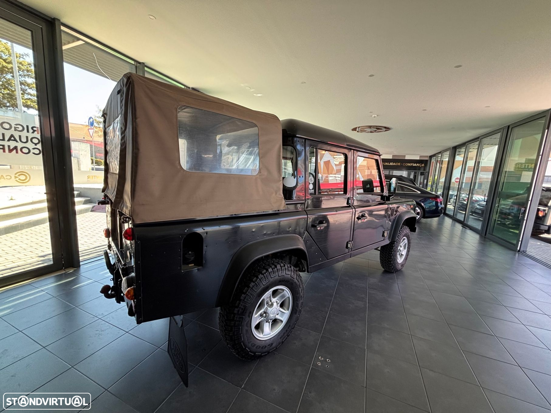 Land Rover Defender 130 CD 2.5 Td5 E - 13