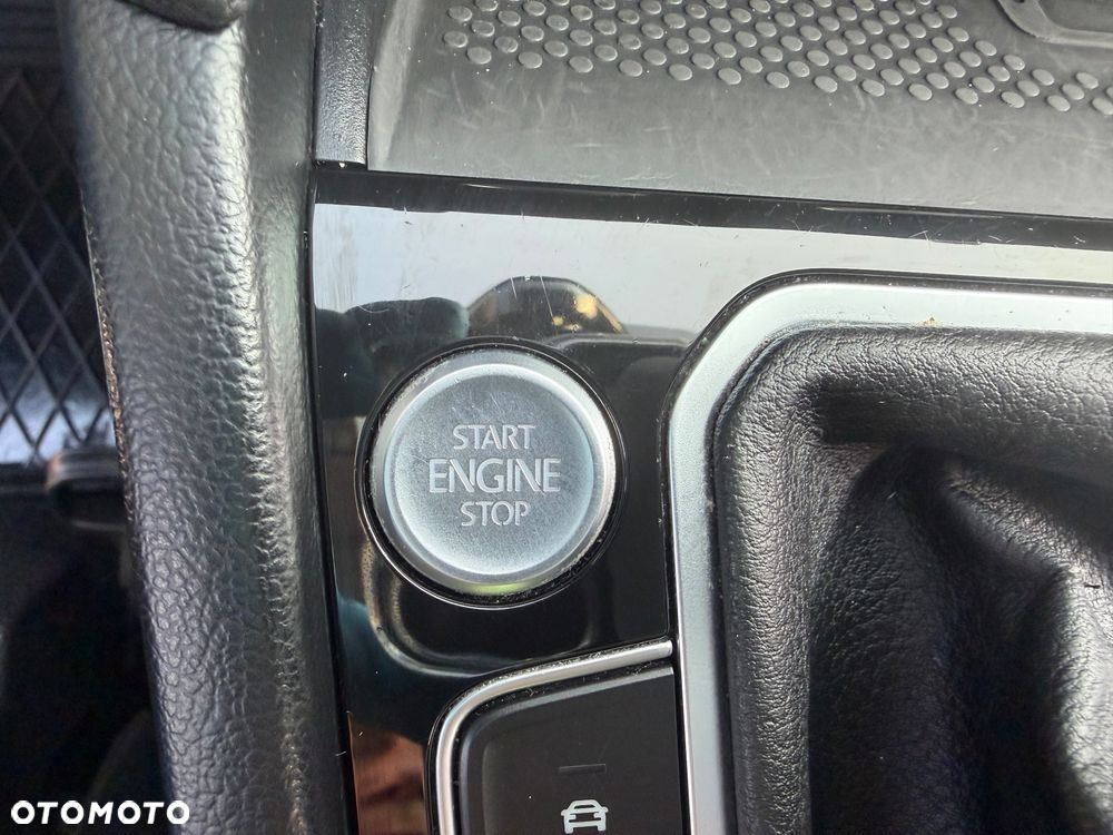 Volkswagen Passat 1.5 TSI EVO Elegance - 36