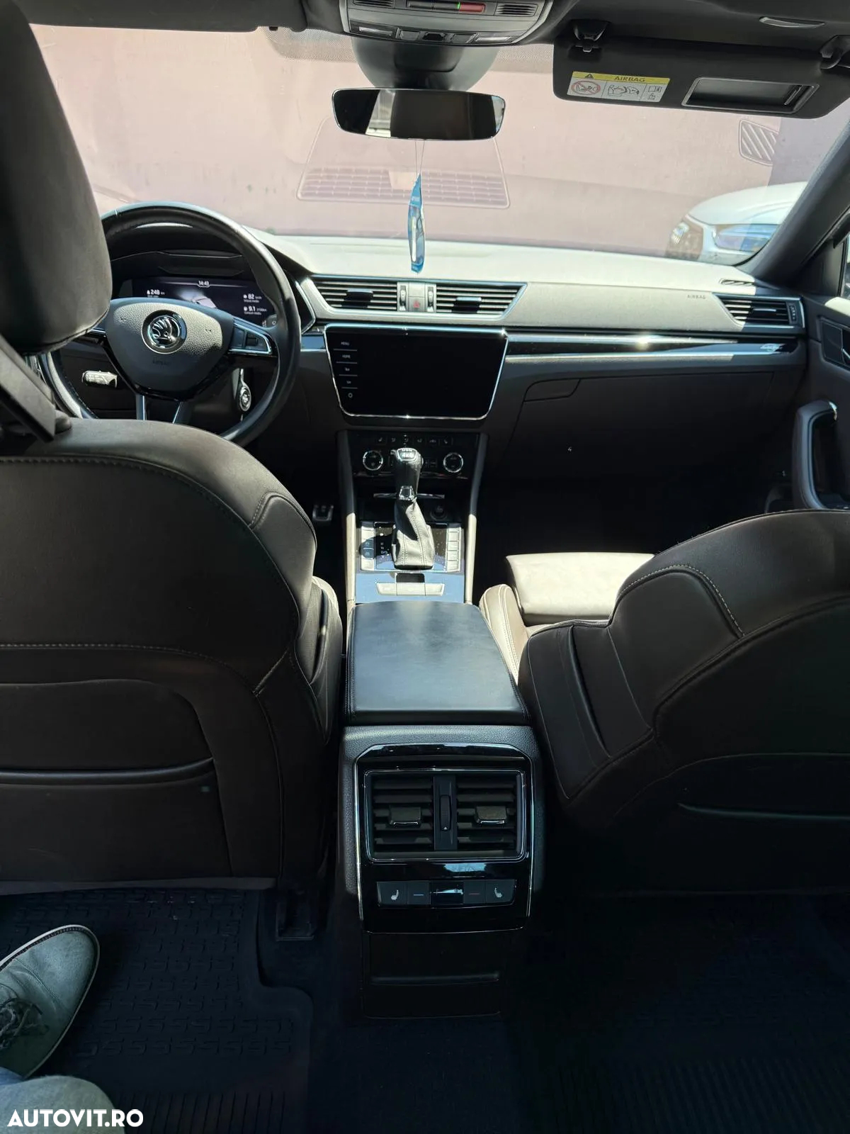 Skoda Superb 2.0 TSI 4X4 DSG Laurin & Klement - 9