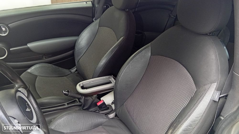 MINI Clubman Cooper D - 11