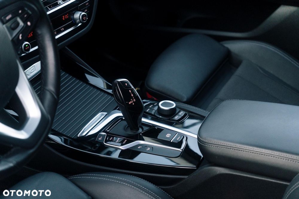 BMW X3 xDrive20i - 9
