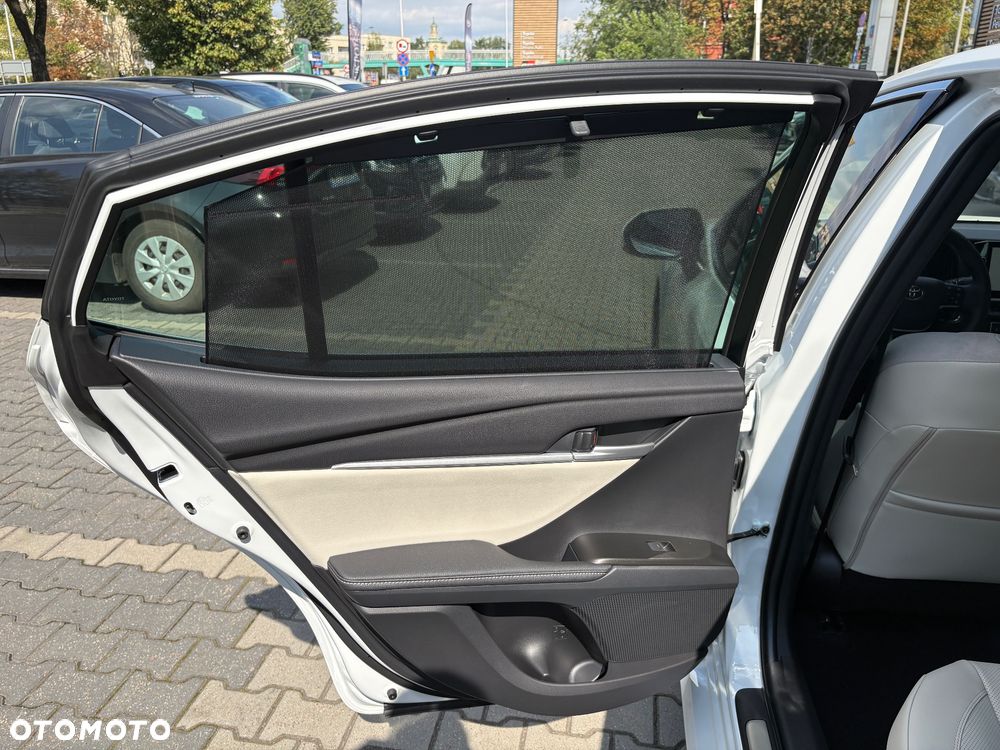 Toyota Camry 2.5 Hybrid Dynamic Force Executive e-CVT - 34