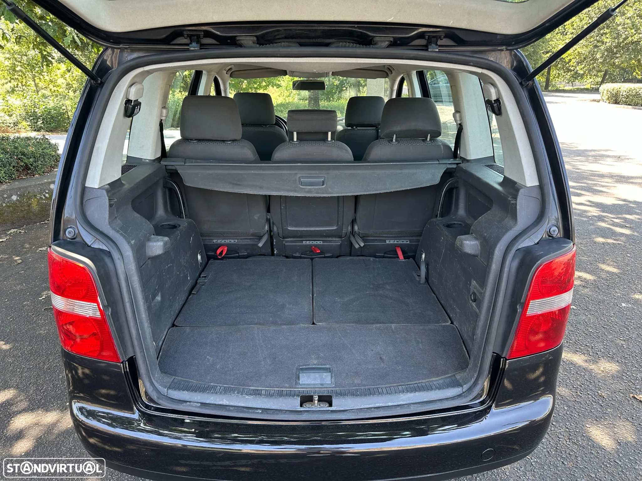 VW Touran 1.9 TDi Highline EC 7L - 19